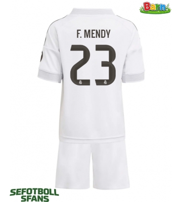 Real Madrid Ferland Mendy #23 Hemmaställ Barn 2025-26 Kortärmad (+ Korta byxor)